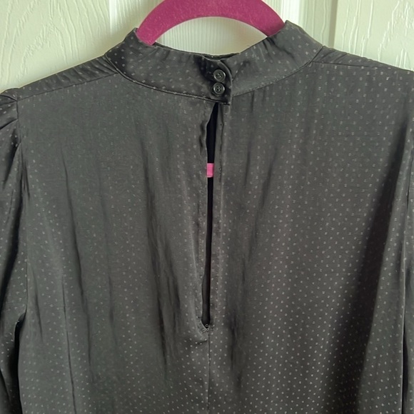 H‎ & M long sleeve black dotted blouse size 6 - Picture 4 of 10